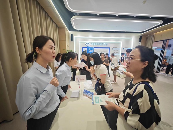 打好惠企服務“組合拳”，長寧區打通政府聯系服務企業群眾“最后一公里”2.jpg